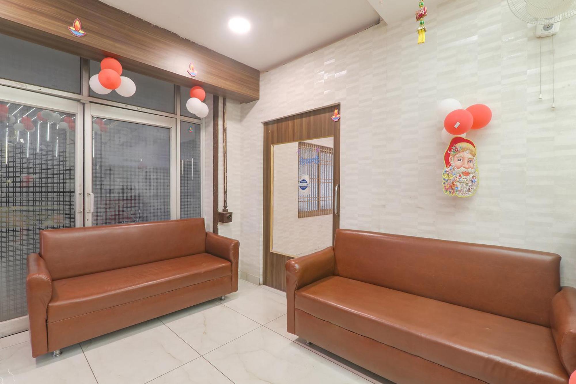Fabhotel Swarn Banquet Kakarmatha Exterior photo