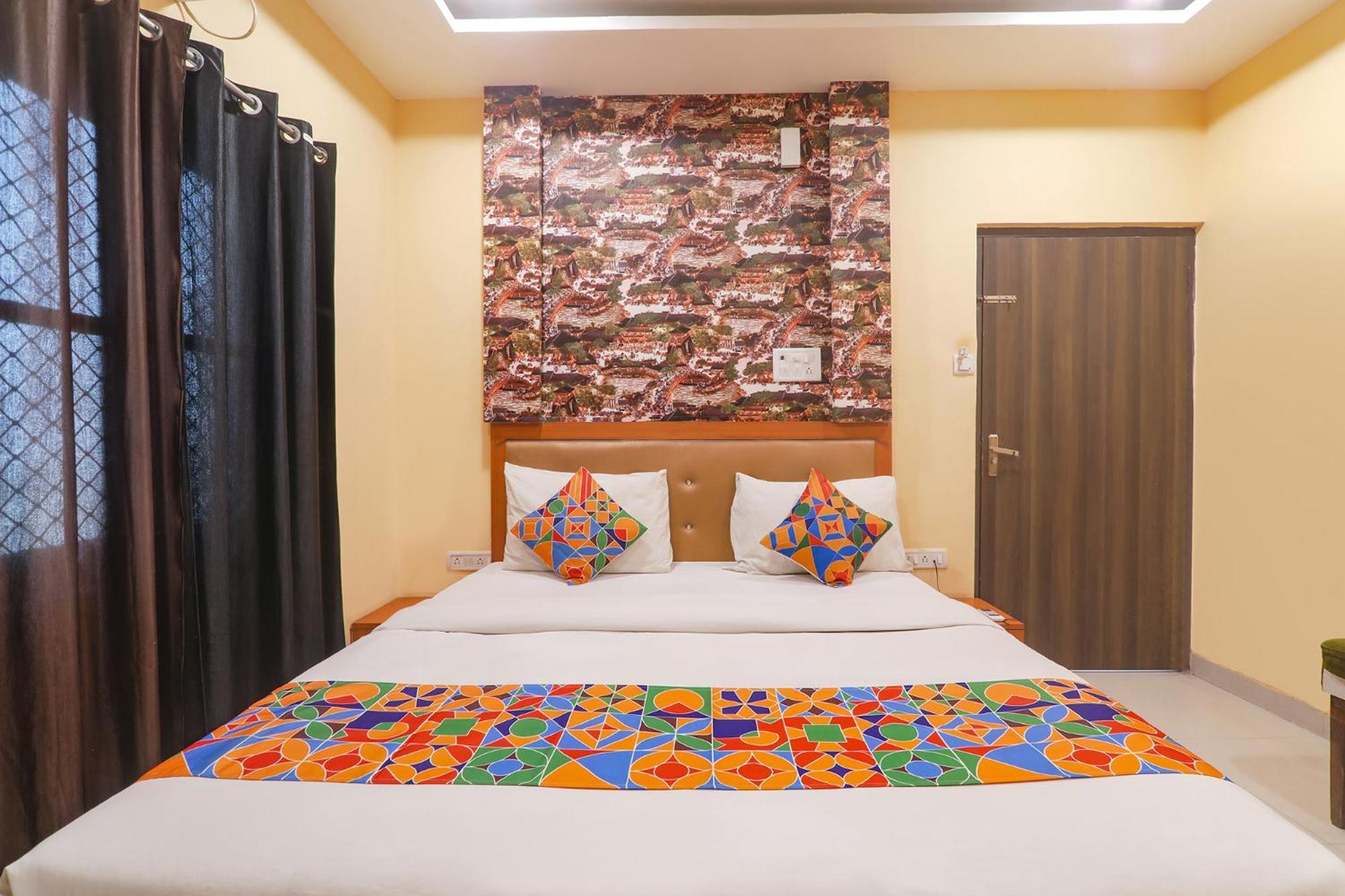 Fabhotel Swarn Banquet Kakarmatha Exterior photo