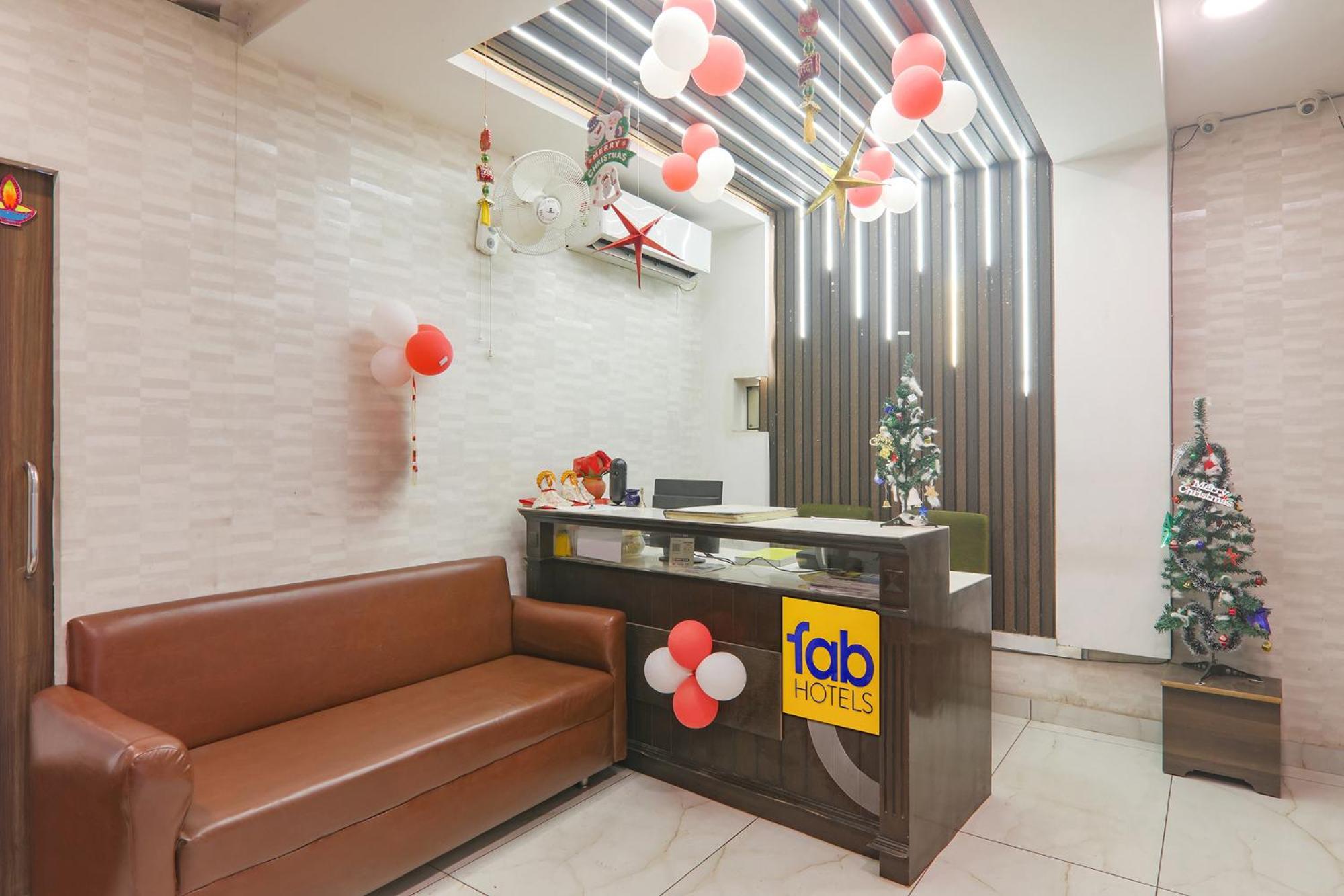 Fabhotel Swarn Banquet Kakarmatha Exterior photo